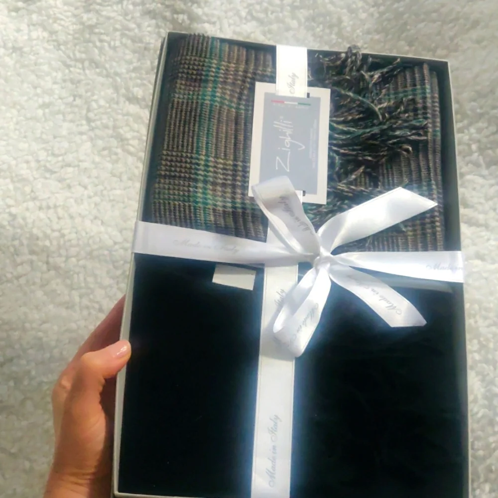 New!Zighilli Mens Two scarves presented in a gift box Y2K Cottagecore Vintage
